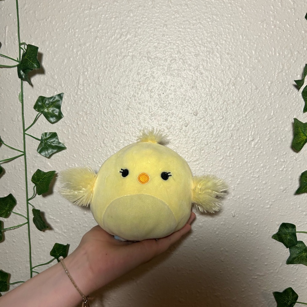 (FLIPPABLE) 5 INCH Aimee the chick and Candy the bunny. Easter squishmallow